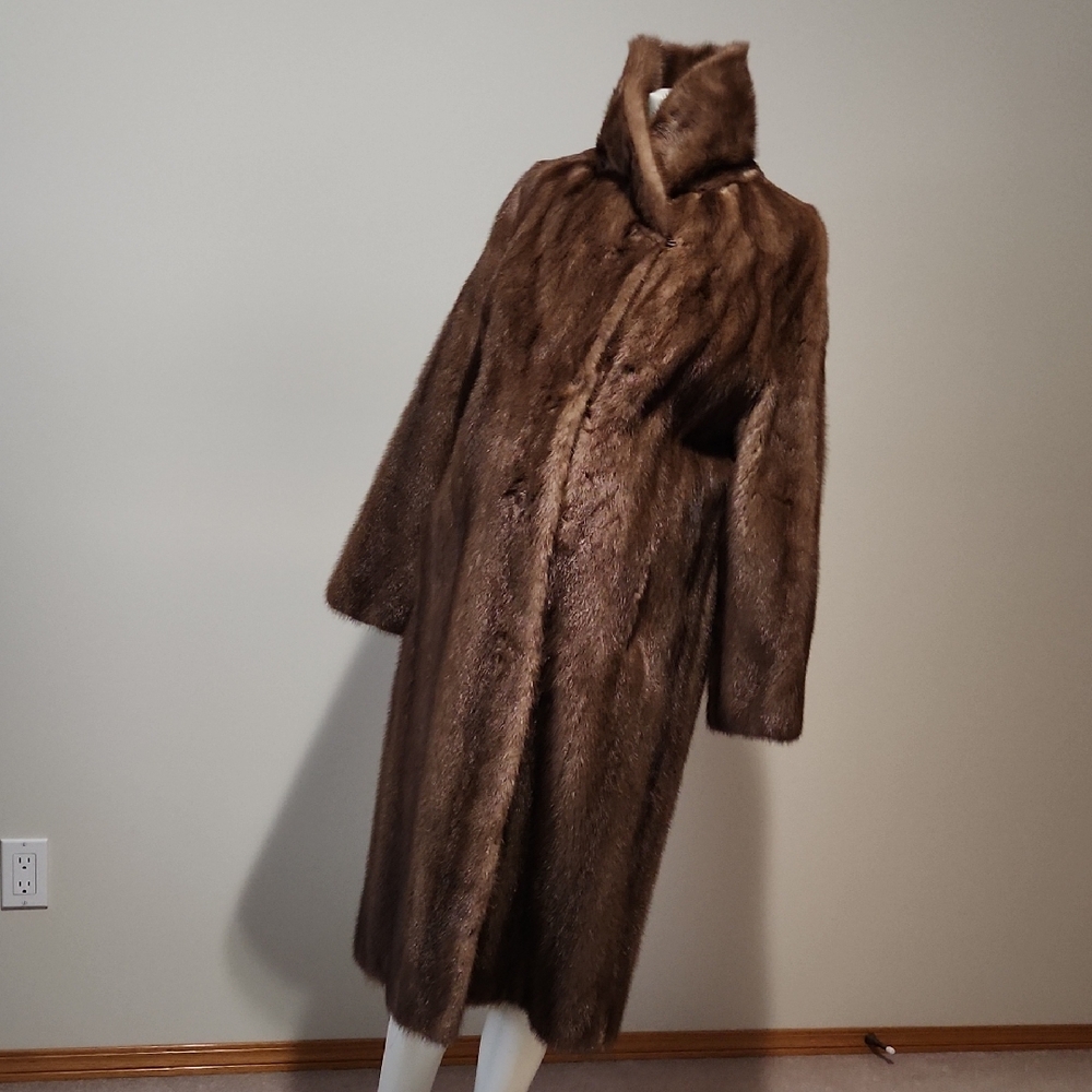 Elegant Mink Fur Coat